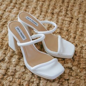New Steve Madden “Polly” white platform sandals Size 9